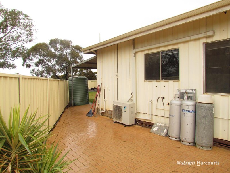 Photo - 1 Hyde Street, Dalwallinu WA 6609 - Image 6