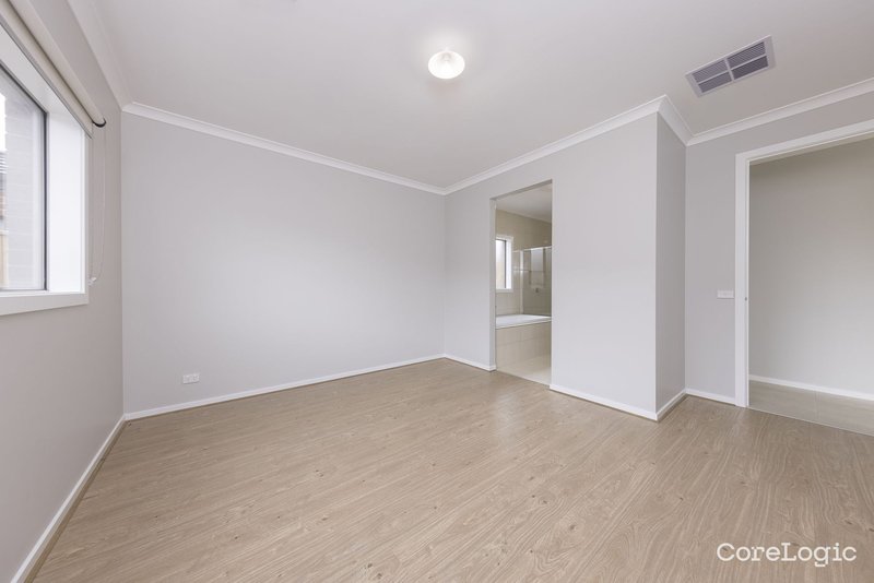 Photo - 1 Hyde Way, Donnybrook VIC 3064 - Image 6