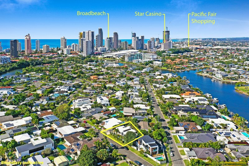 Photo - 1 Ilkinia Avenue, Broadbeach Waters QLD 4218 - Image 20