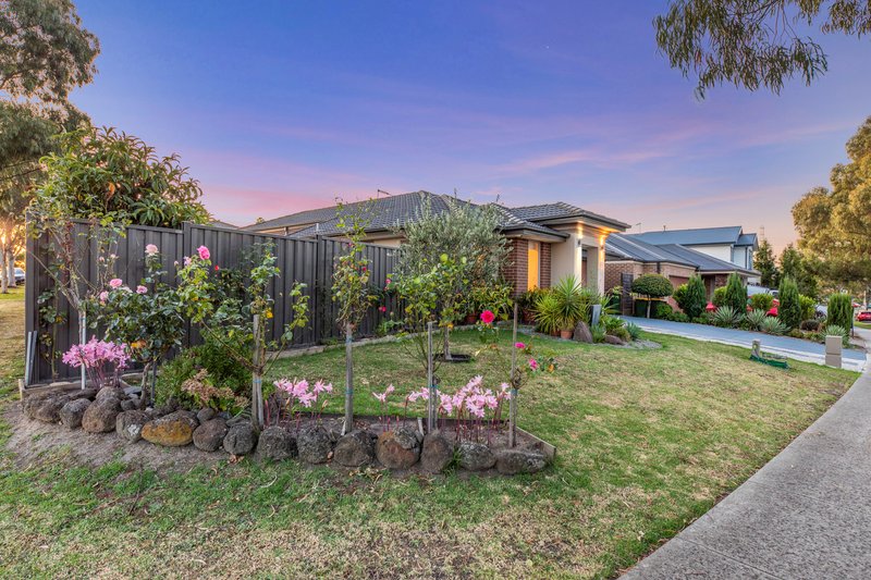 Photo - 1 Illawarra Way, Pakenham VIC 3810 - Image 3