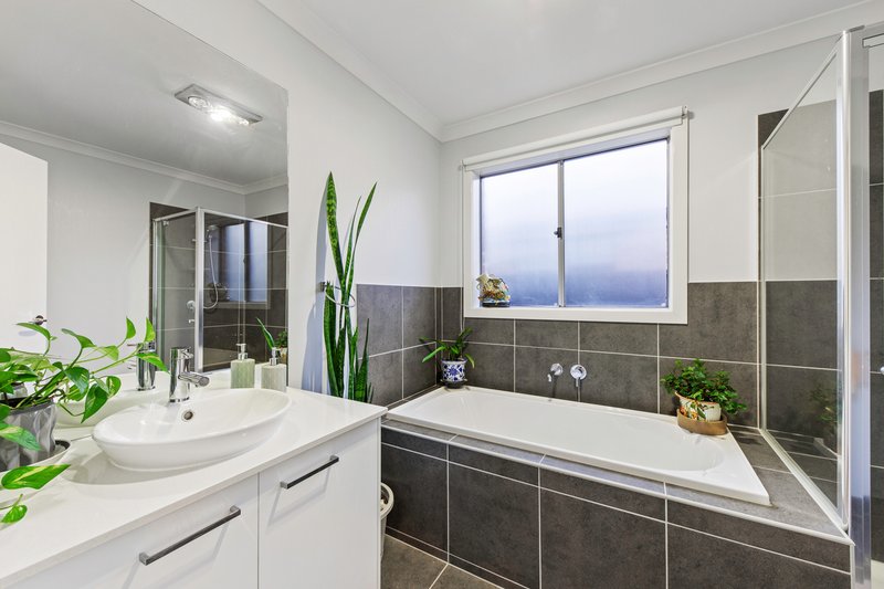 Photo - 1 Illawarra Way, Pakenham VIC 3810 - Image 17