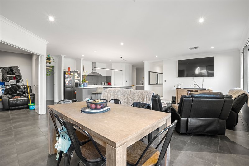 Photo - 1 Ingarfield Green, Baldivis WA 6171 - Image 11