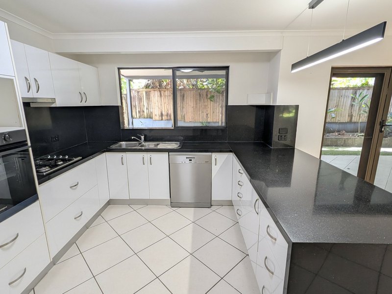 Photo - 1 Iona Close, Edge Hill QLD 4870 - Image 3