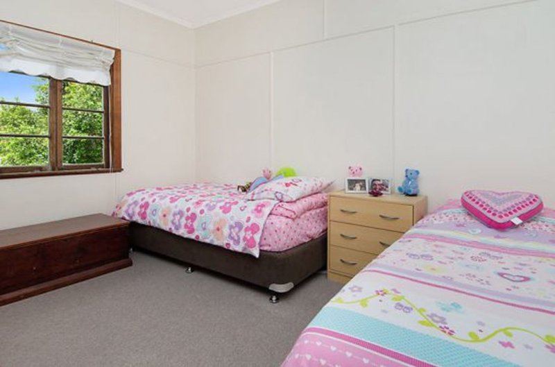 Photo - 1 Iris St , Holland Park West QLD 4121 - Image 7