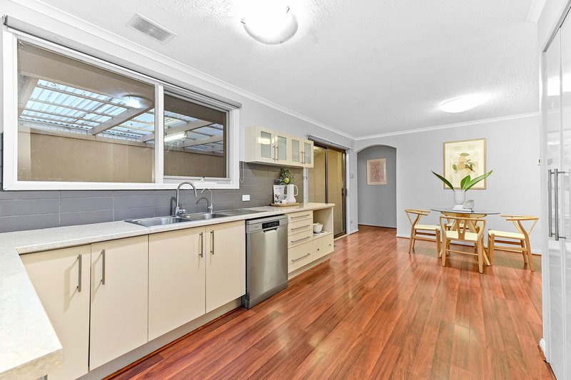 Photo - 1 Isaac Smith Crescent, Endeavour Hills VIC 3802 - Image 7