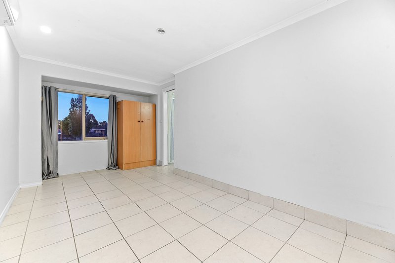 Photo - 1 Isaac Smith Crescent, Endeavour Hills VIC 3802 - Image 14