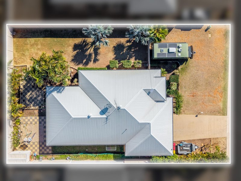 Photo - 1 Ivers Place, Emerald QLD 4720 - Image 3