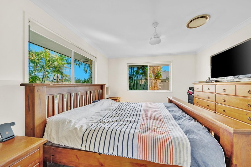 Photo - 1 Ivers Place, Emerald QLD 4720 - Image 10