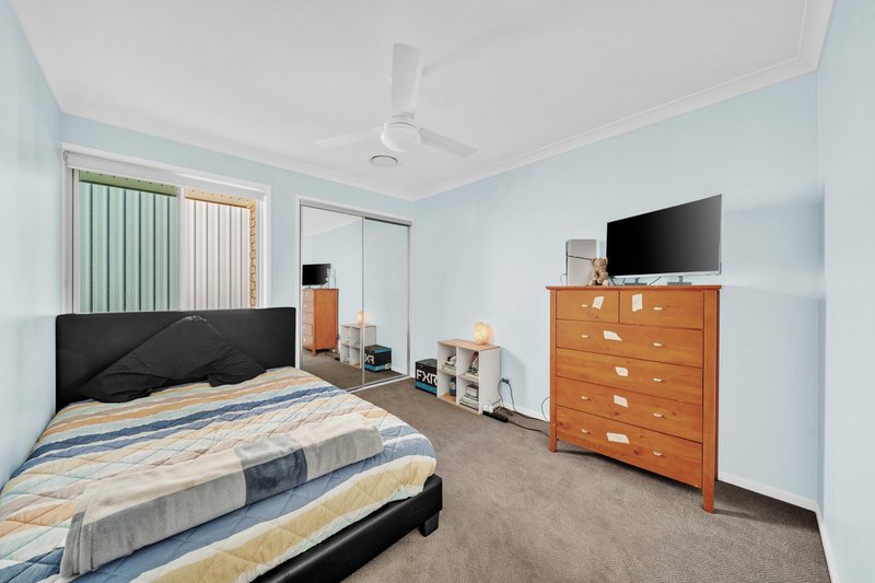 Photo - 1 Ivers Place, Emerald QLD 4720 - Image 13
