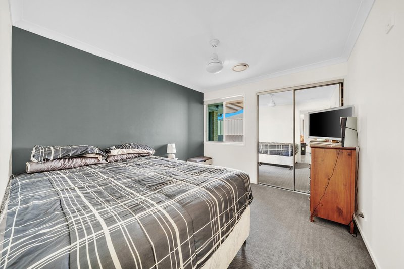 Photo - 1 Ivers Place, Emerald QLD 4720 - Image 14