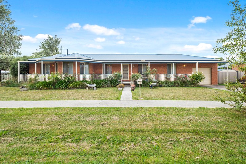 1 James Court, Kyneton VIC 3444