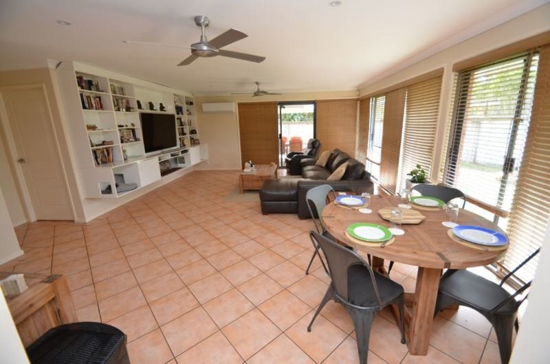 Photo - 1 Jamieson Drive, Parkwood QLD 4214 - Image 4