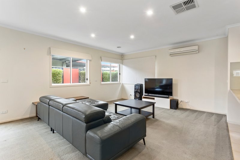 Photo - 1 Jardine Terrace, Waterways VIC 3195 - Image 3