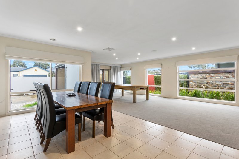 Photo - 1 Jardine Terrace, Waterways VIC 3195 - Image 4