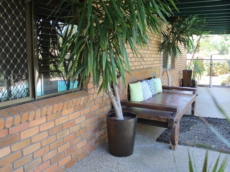 Photo - 1 Jenkinson Street, Tannum Sands QLD 4680 - Image 12