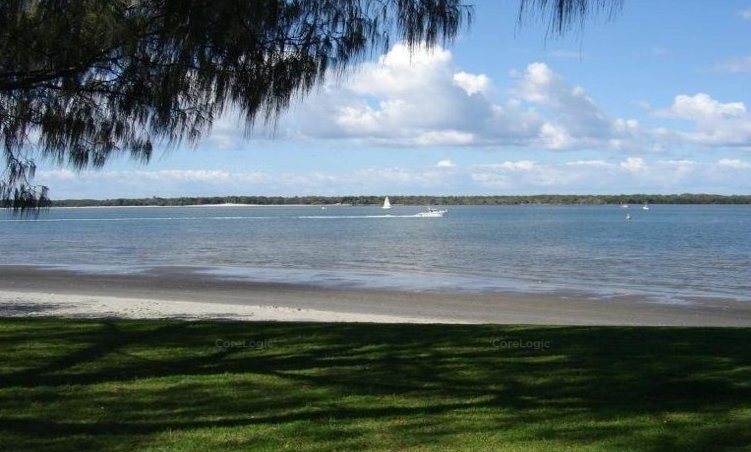 Photo - 1 Jennifer Avenue, Runaway Bay QLD 4216 - Image 4