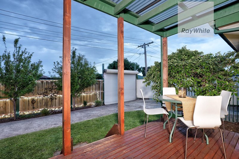 Photo - 1 Jessop Court, Gladstone Park VIC 3043 - Image 13