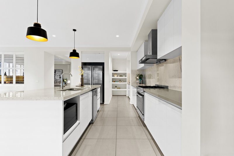 Photo - 1 Jordan Grove, Glen Waverley VIC 3150 - Image 3