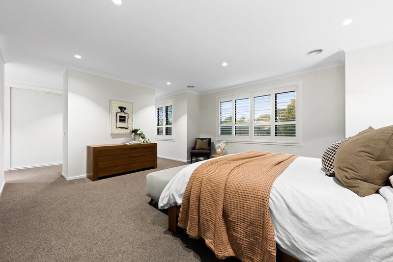 Photo - 1 Jordan Grove, Glen Waverley VIC 3150 - Image 10