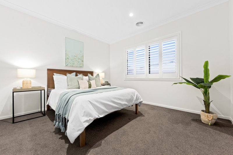 Photo - 1 Jordan Grove, Glen Waverley VIC 3150 - Image 13