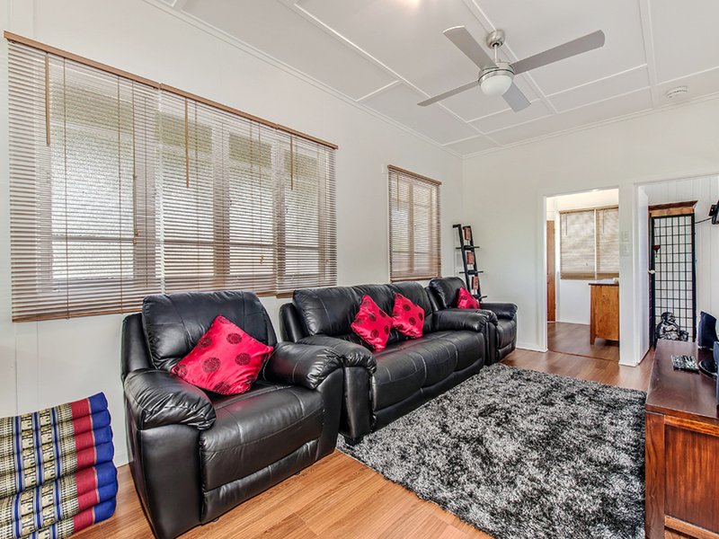 Photo - 1 Joyce Street, Tewantin QLD 4565 - Image 5