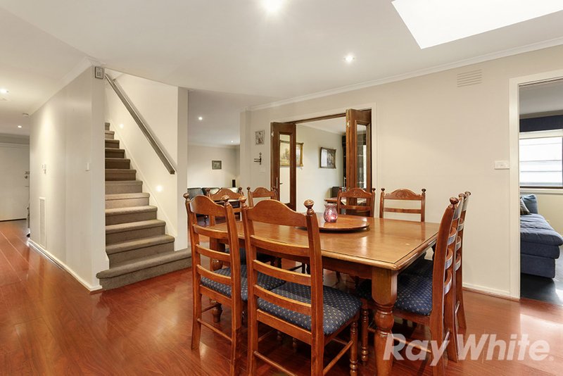 Photo - 1 June Close, Wheelers Hill VIC 3150 - Image 4