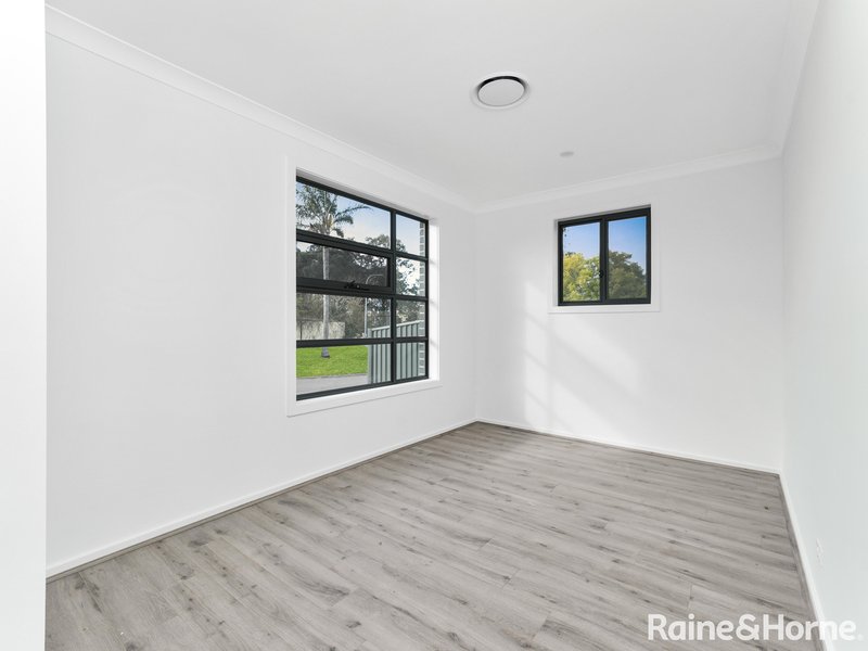 Photo - 1 Kelburn Place, Airds NSW 2560 - Image 6