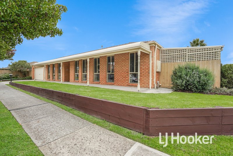 Photo - 1 Kells Close, Cranbourne East VIC 3977 - Image 3