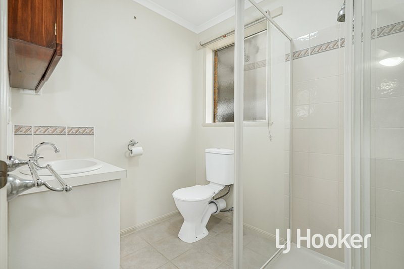 Photo - 1 Kells Close, Cranbourne East VIC 3977 - Image 9