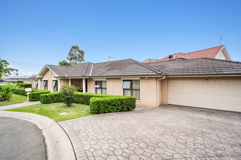Photo - 1 Kelman Close, Edensor Park NSW 2176 - Image 2