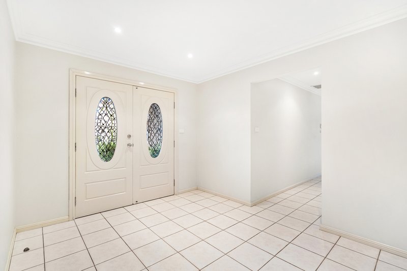 Photo - 1 Kelman Close, Edensor Park NSW 2176 - Image 3