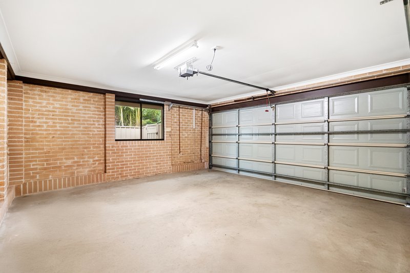 Photo - 1 Kelman Close, Edensor Park NSW 2176 - Image 13
