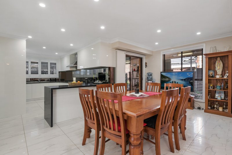 Photo - 1 Kelso Close, Bonnyrigg Heights NSW 2177 - Image 9