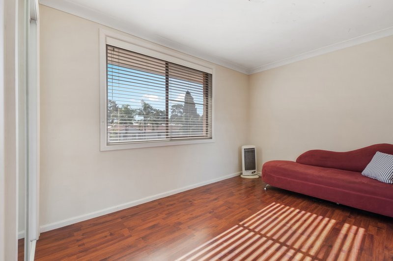 Photo - 1 Kelso Close, Bonnyrigg Heights NSW 2177 - Image 16