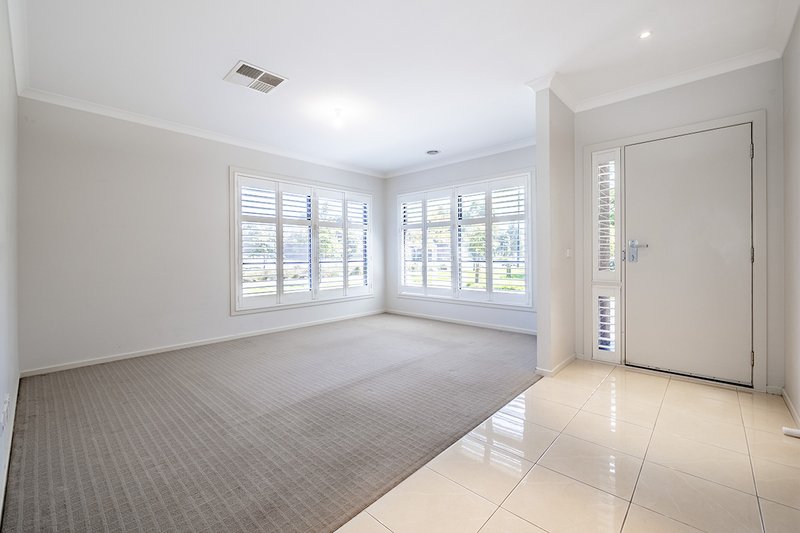 Photo - 1 Kikuya Way, Cranbourne North VIC 3977 - Image 2