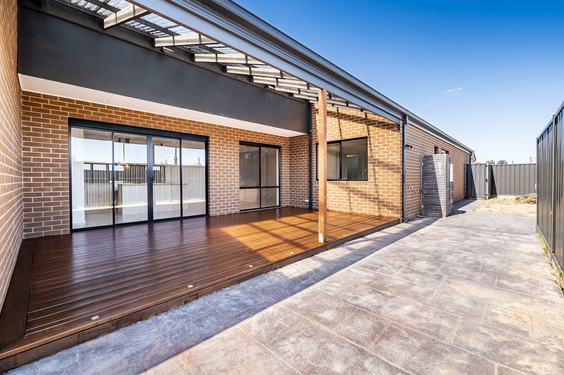 Photo - 1 Kikuya Way, Cranbourne North VIC 3977 - Image 7