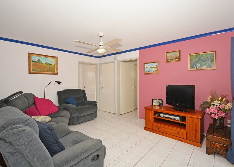 Photo - 1 King Arthur Court, Urangan QLD 4655 - Image 4