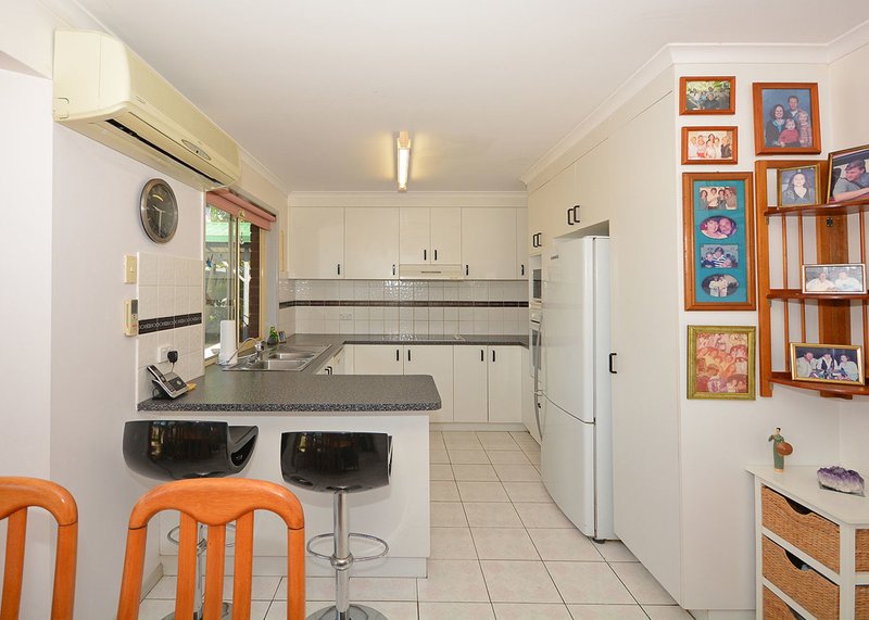 Photo - 1 King Arthur Court, Urangan QLD 4655 - Image 6