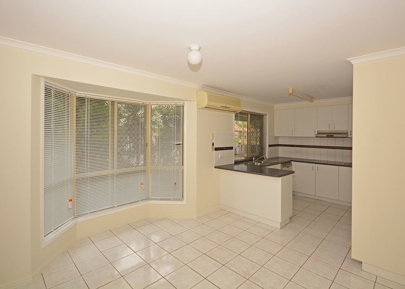 Photo - 1 King Arthur Court, Urangan QLD 4655 - Image 3