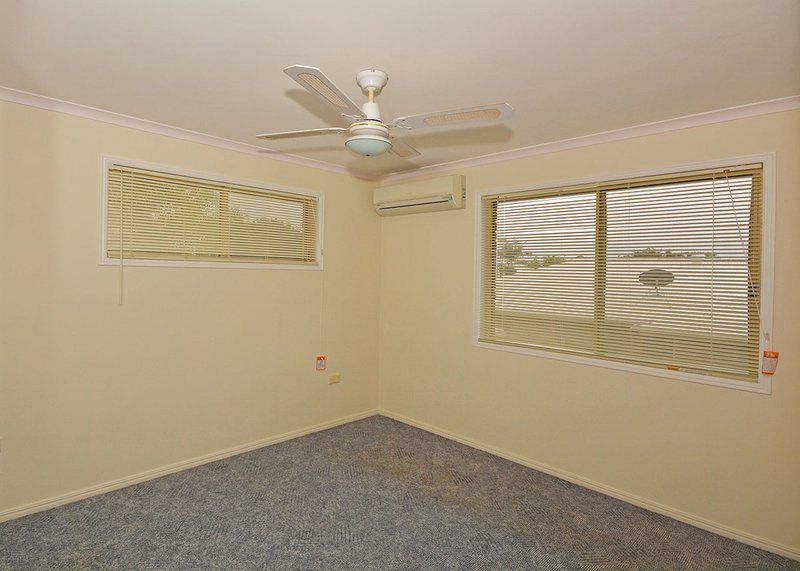 Photo - 1 King Arthur Court, Urangan QLD 4655 - Image 8