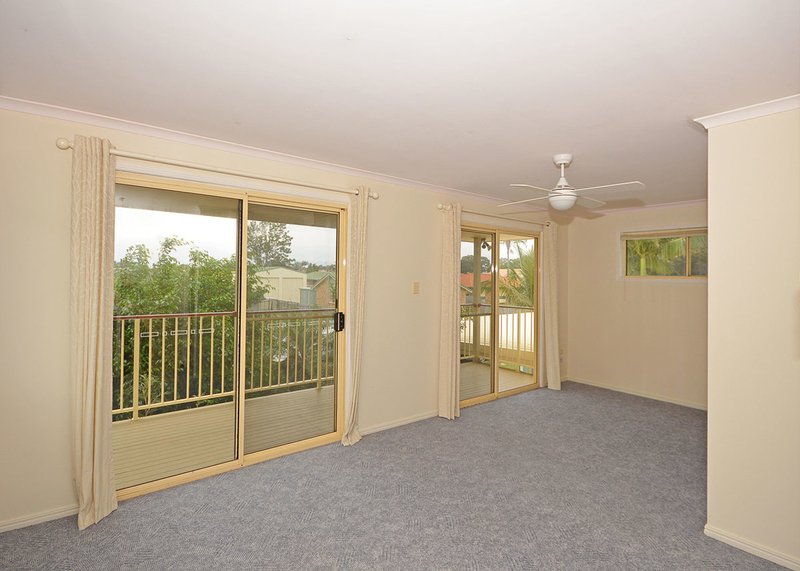 Photo - 1 King Arthur Court, Urangan QLD 4655 - Image 12