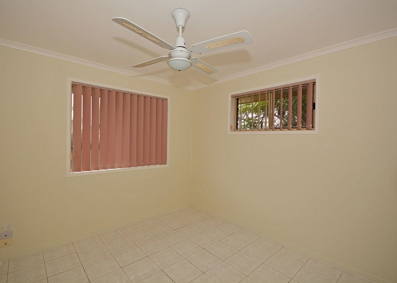 Photo - 1 King Arthur Court, Urangan QLD 4655 - Image 16