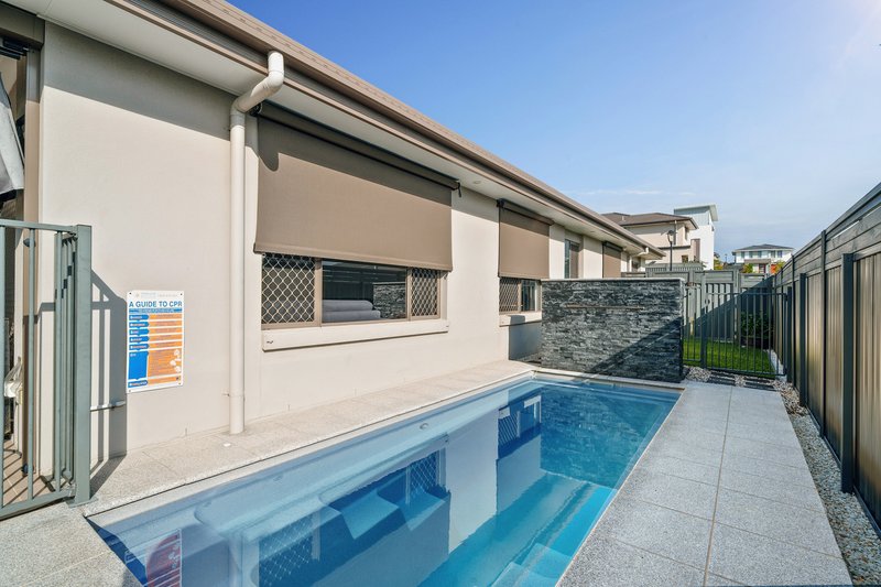 Photo - 1 King Arthur Crescent, Murrumba Downs QLD 4503 - Image 21