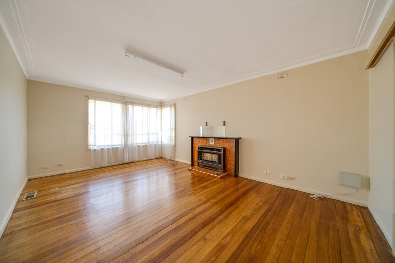 Photo - 1 Kingsclere Avenue, Keysborough VIC 3173 - Image 3