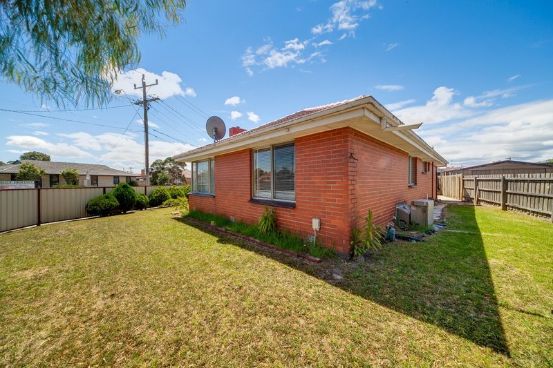 Photo - 1 Kingsclere Avenue, Keysborough VIC 3173 - Image 10