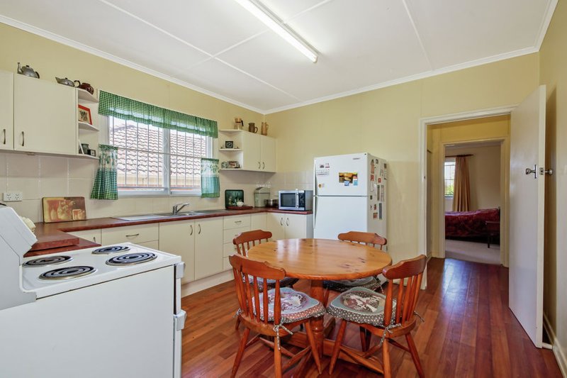 Photo - 1 Knights Terrace, Margate QLD 4019 - Image 3