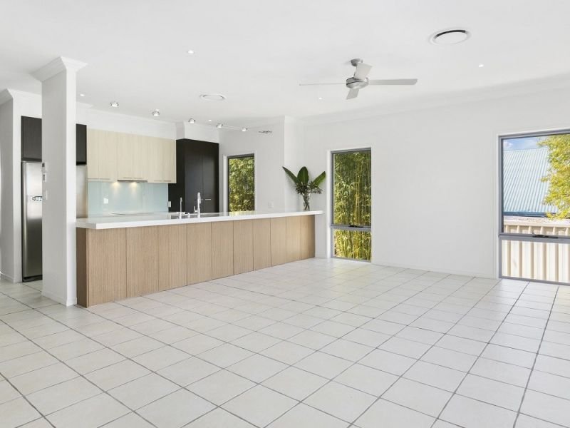 Photo - 1 Koomooloo Circle, Coomera Waters QLD 4209 - Image 4