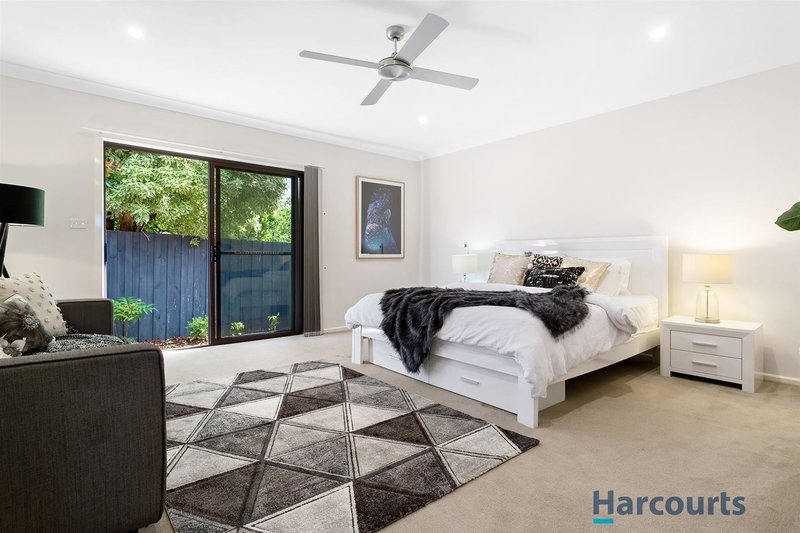 Photo - 1 Koonalda Avenue, Glen Waverley VIC 3150 - Image 7