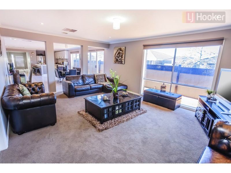 Photo - 1 Korab Place, Roxburgh Park VIC 3064 - Image 8