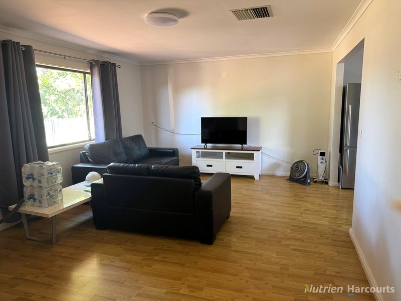 Photo - 1 Kurrajong Circle, Cobar NSW 2835 - Image 2